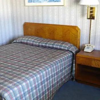 Rainbow Motel Main image